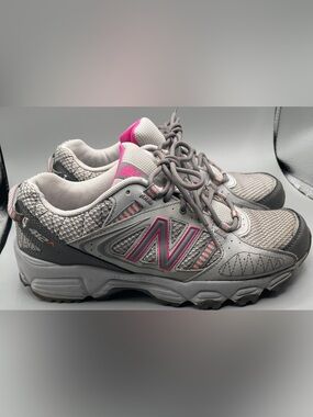 New Balance 412 v3 woman's trail running shoe in gray and pink size 8
